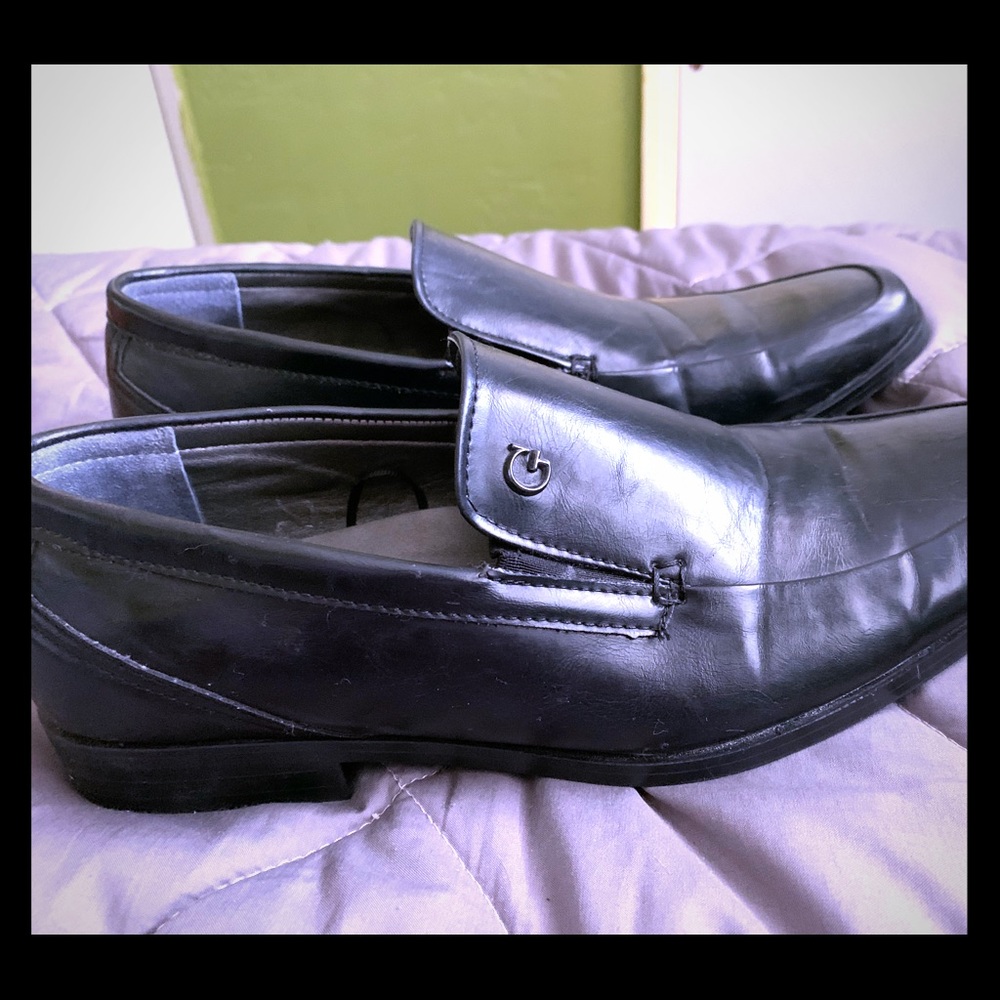 Black dress shoes